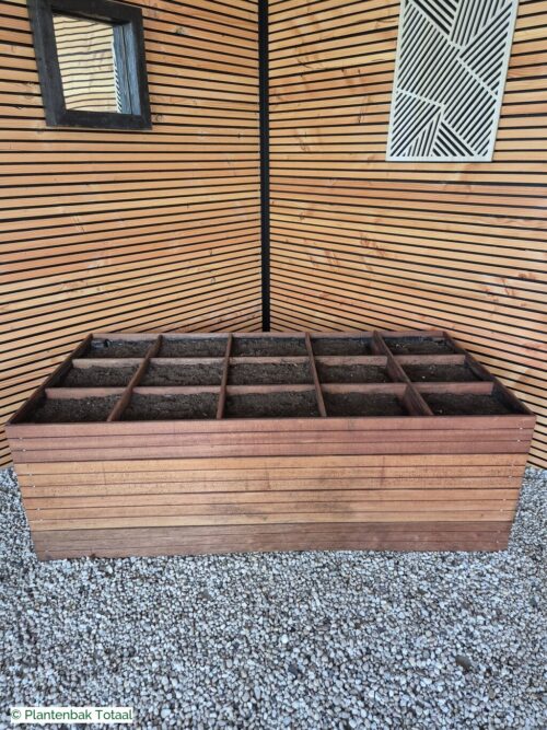 productfoto van plantenbak Hardhouten Moestuin Doe-Het-Zelf