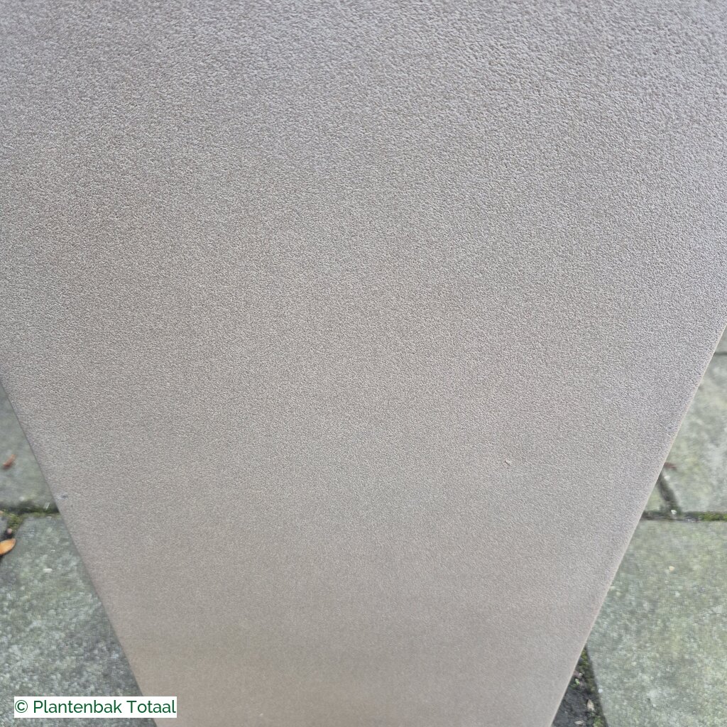productlijn foto van plantenbak FF Block vierkant