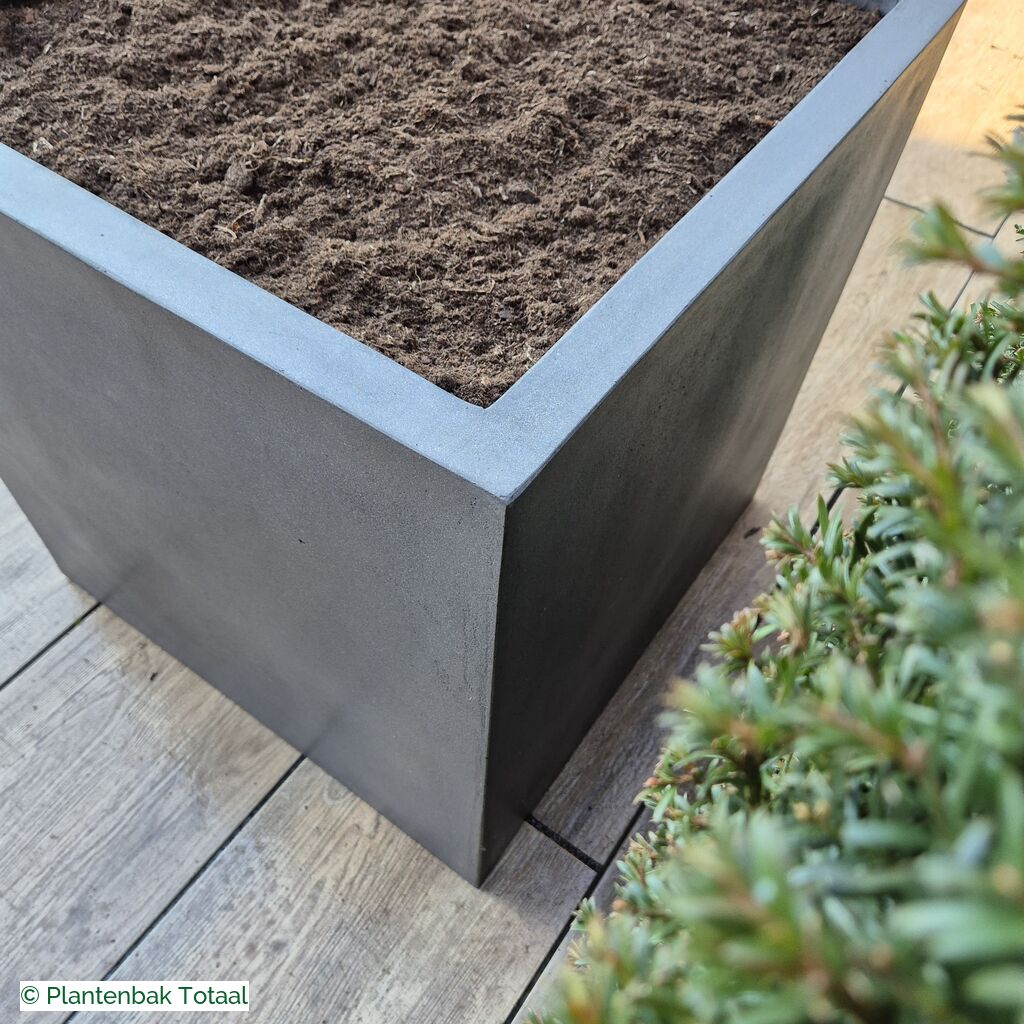 productlijn foto van plantenbak FF Block vierkant