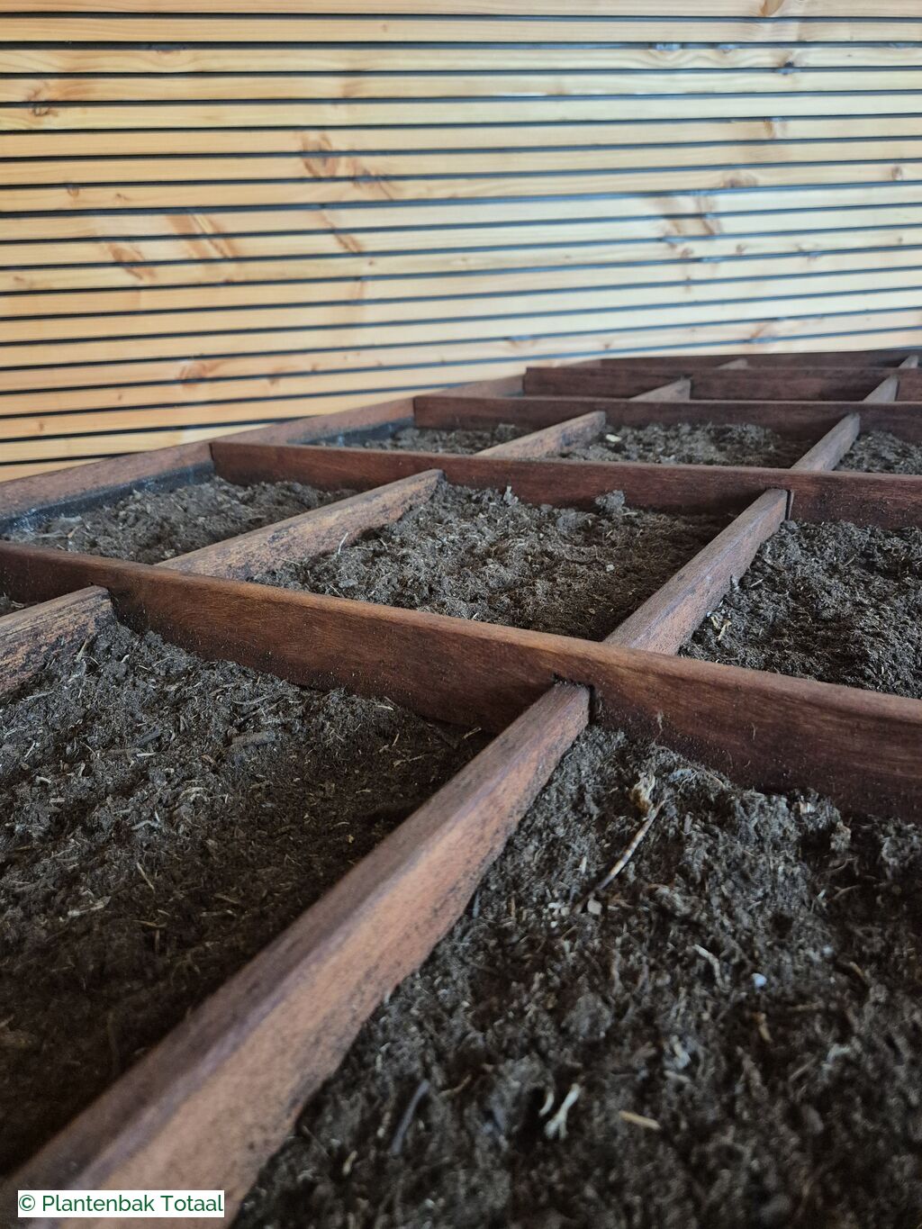 productfoto van plantenbak Hardhouten Moestuin Doe-Het-Zelf
