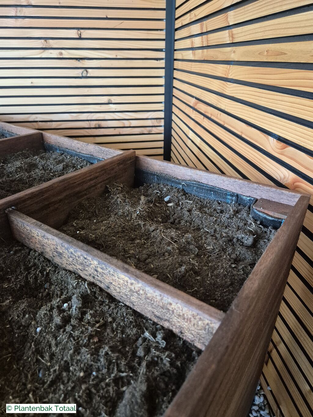 productfoto van plantenbak Hardhouten Moestuin Doe-Het-Zelf