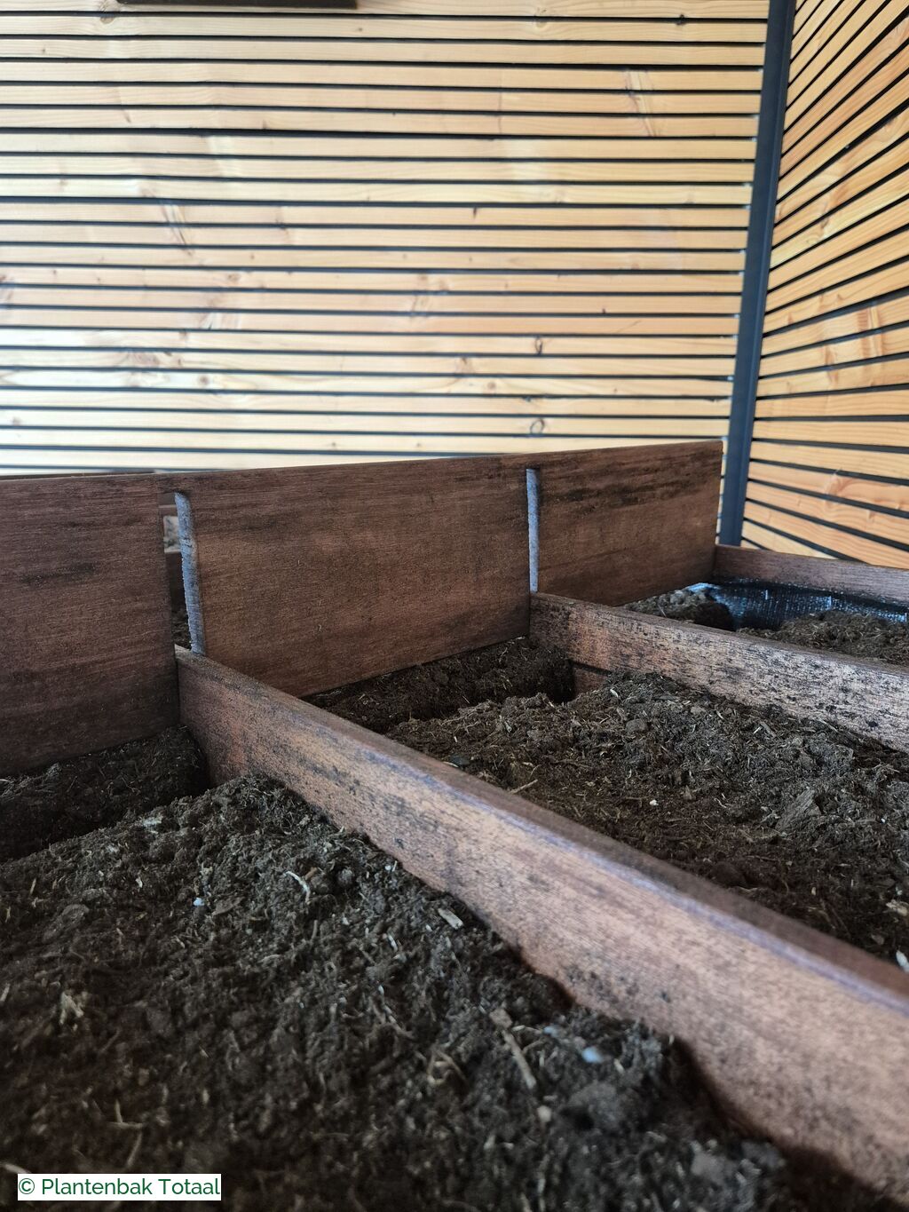 productfoto van plantenbak Hardhouten Moestuin Doe-Het-Zelf